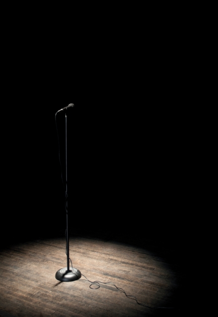 microphone-istock_000015979906small1